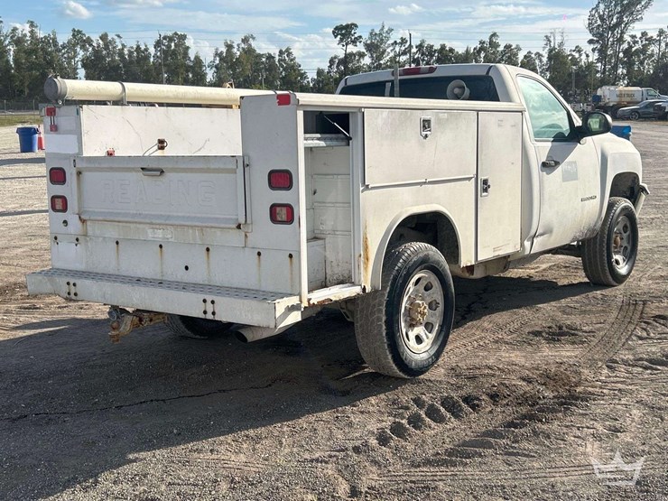 2012-chevrolet-silverado-2500hd-image-3