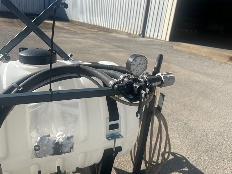 caterpillar-12-image-13