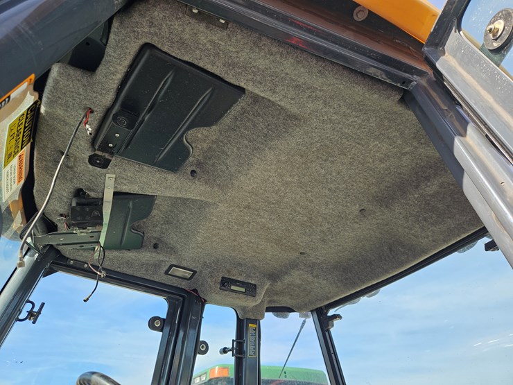 2007-deere-410j-image-15