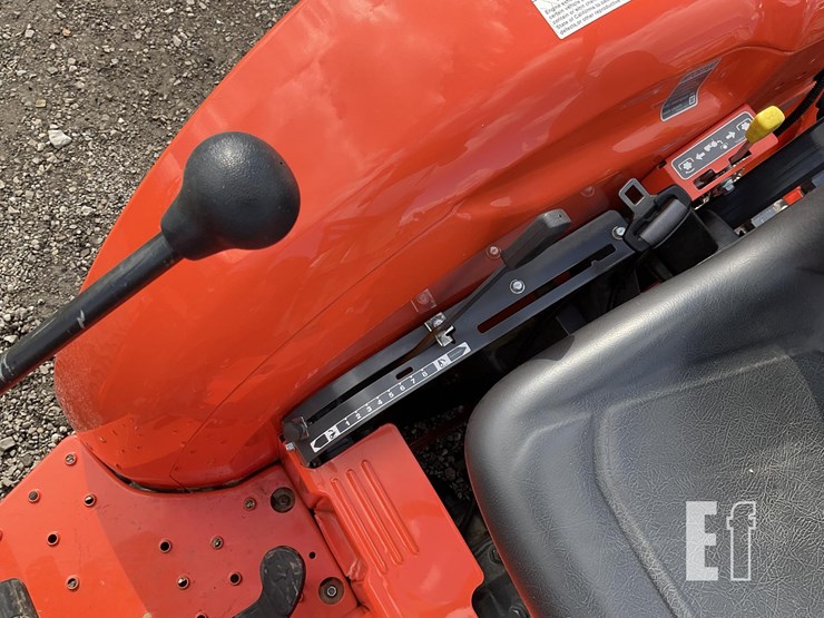 2019-kubota-l3301hst-image-17