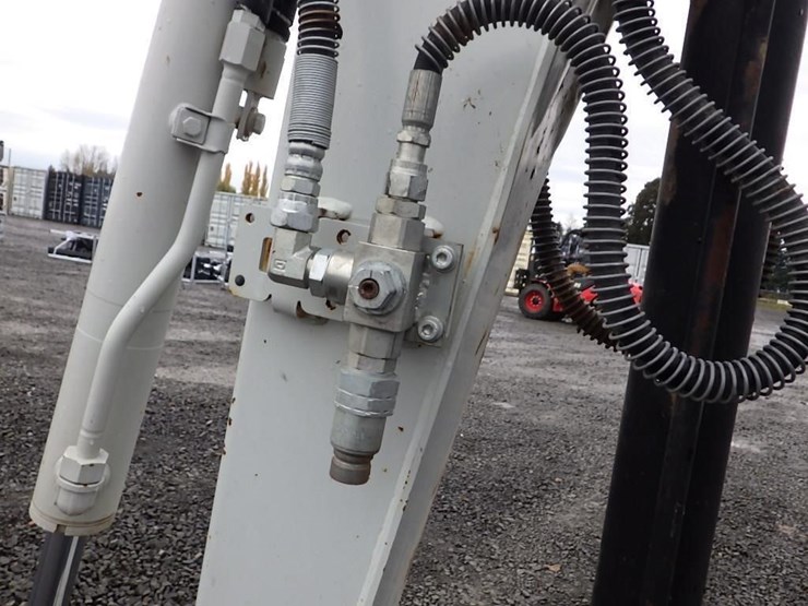 takeuchi-tb230-image-12