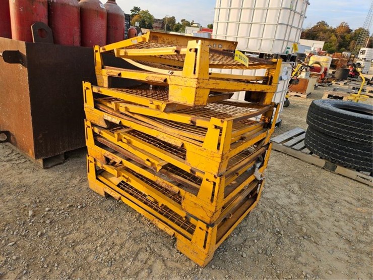 #3155-•-(4)-folding-steel-wire-crates-image-7
