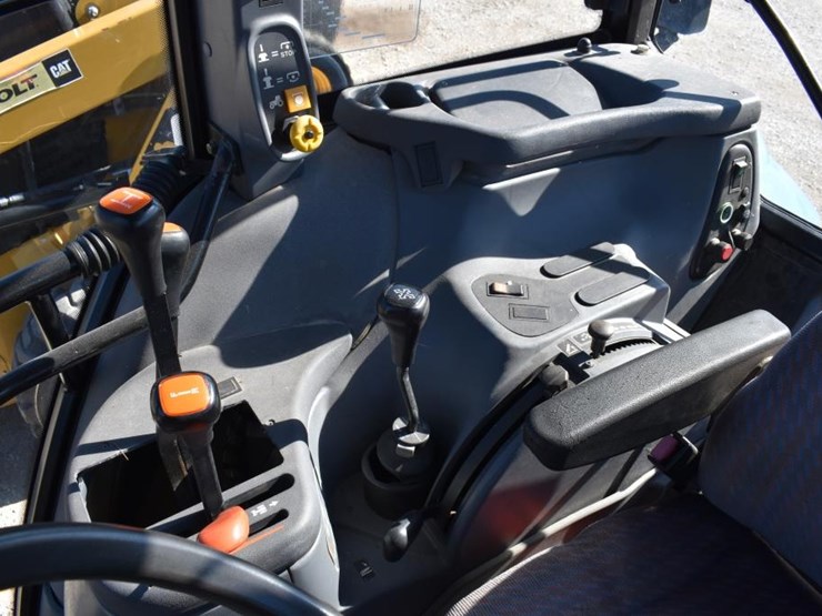 new-holland-ts100-image-9