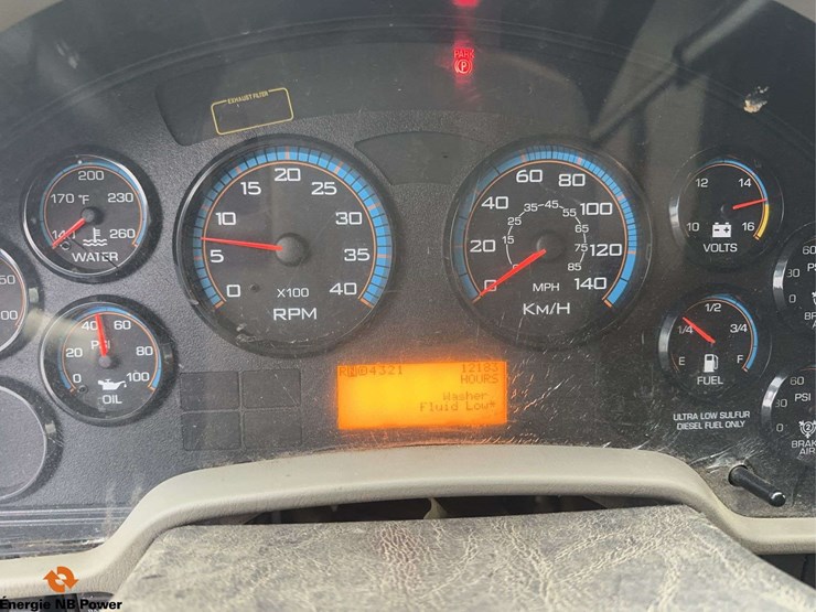 2012-international-7400-image-25