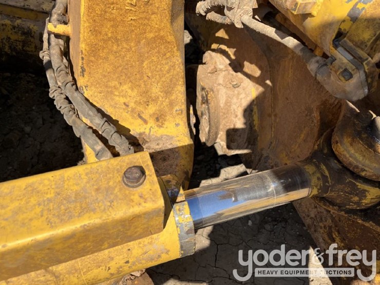 2023-komatsu-d61pxi-24-image-22