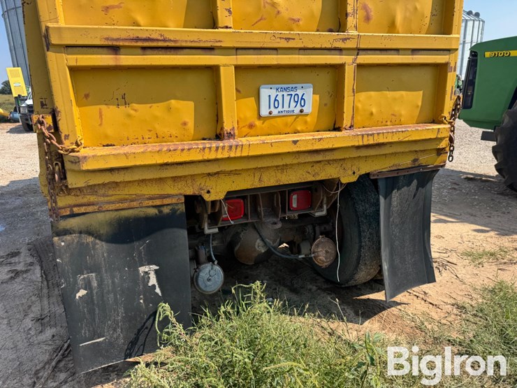 1976-international-f4270-image-16