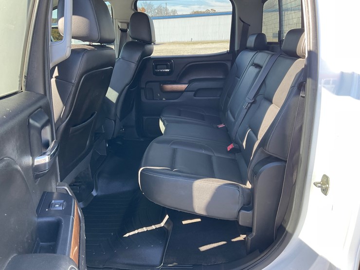 2015-chevrolet-silverado-image-13