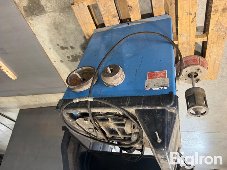 1997-geodyna-40-tire-balancer-image-12