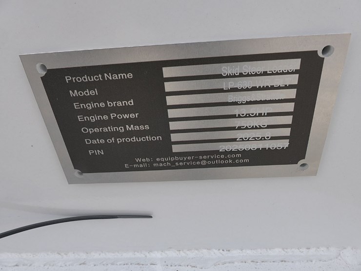 shandong-lp630-ride-on-crawler-mini-skidsteer,-sn:20250811057,-b&s-13hp-gas-image-8