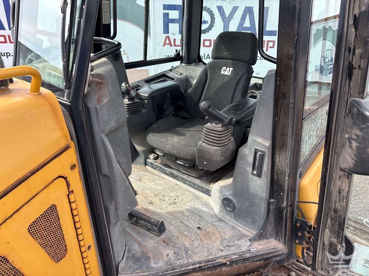 2020-caterpillar-d5k2-lgp-image-7