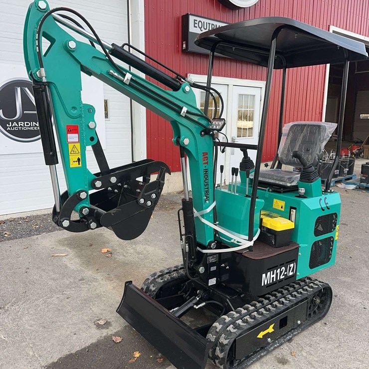 2025 AGT MH12Z Mini Excavator