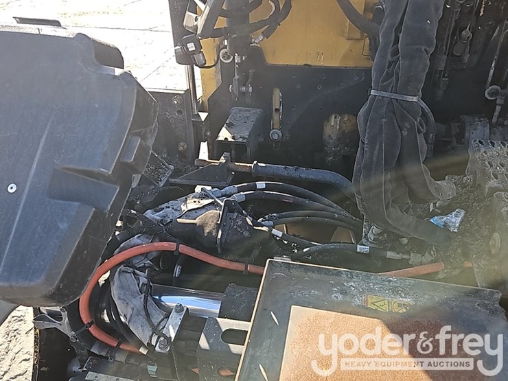 2017-caterpillar-ap-1000f-image-23