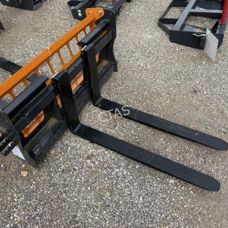 #116 • Land Honor Skid Steer 42" Pallet Forks