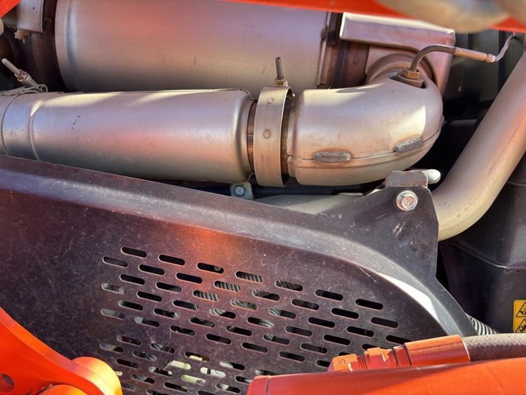 2018-kubota-m5-111d-image-47