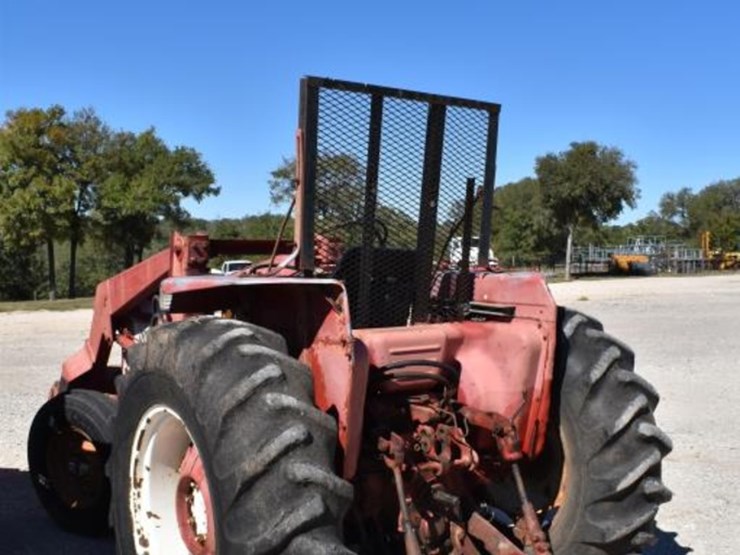 case-ih-585-tractor-w/-loader-(serial-#-2310056u104980)-(showing-appx-4,775-image-7