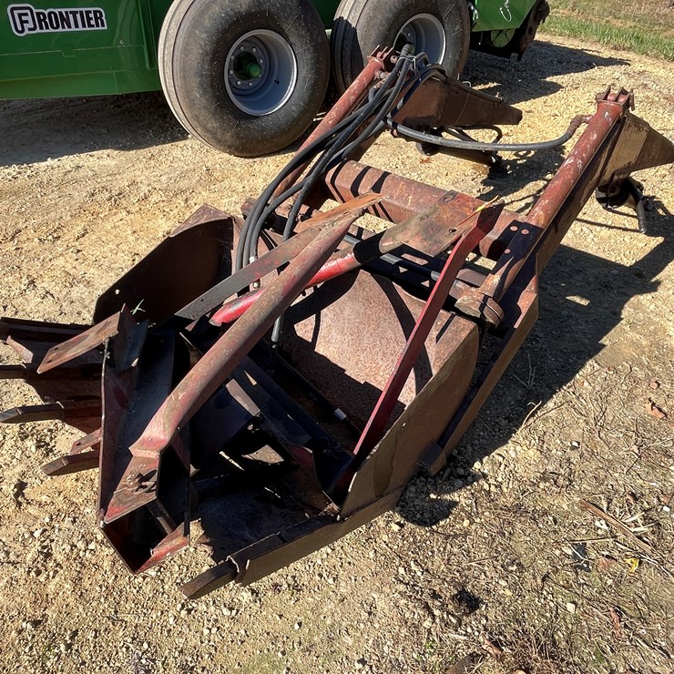 #5938 • Paulson Hydraulic Loader