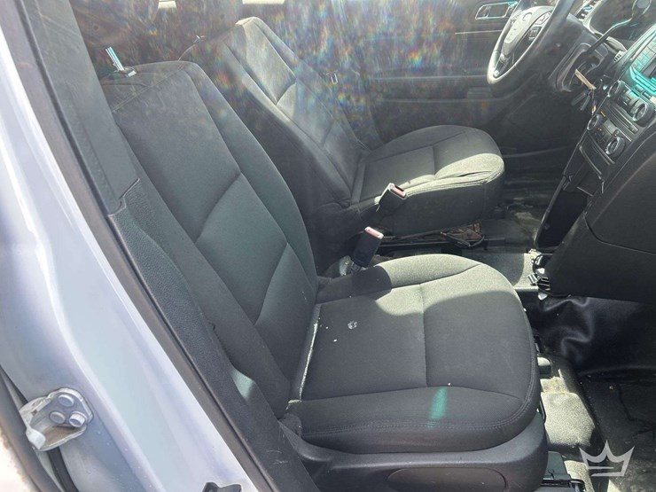 2016-ford-explorer-image-23