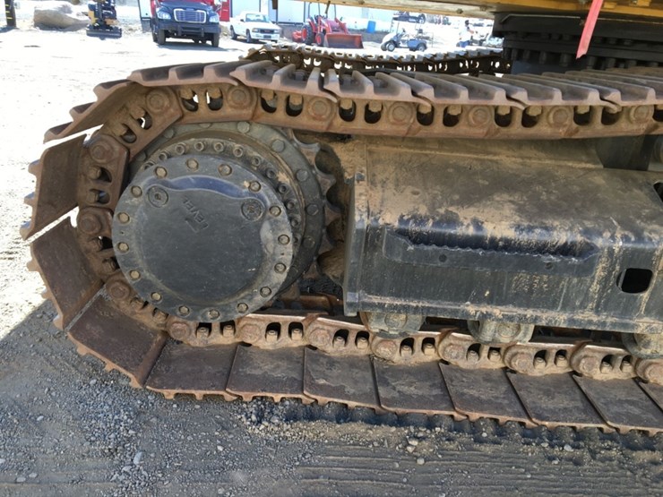 2019-caterpillar-320-image-10