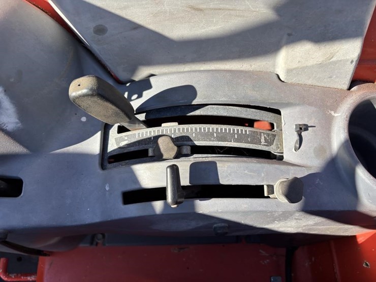 2018-kubota-m5-111d-image-36