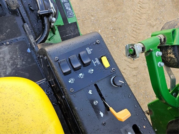 2021-john-deere-1600-turbo-image-30