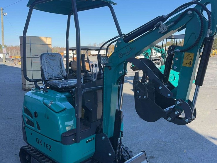 2025-cfg-qk16z-mini-excavator-image-3