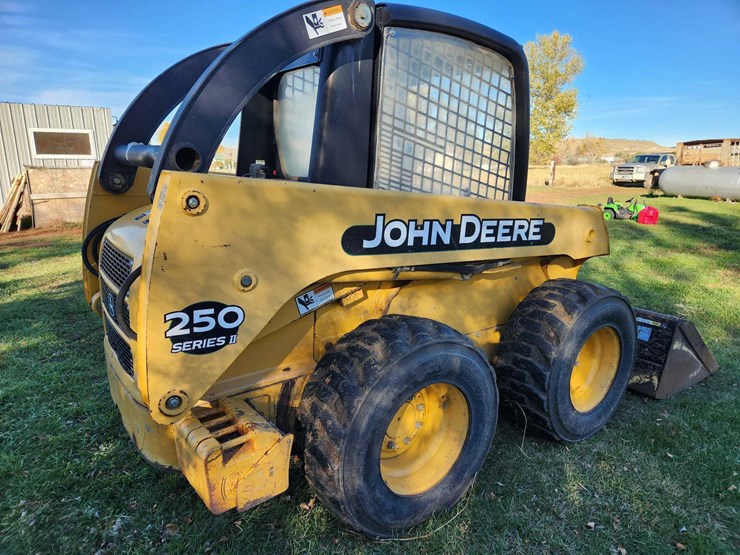 2005-john-deere-250-image-5