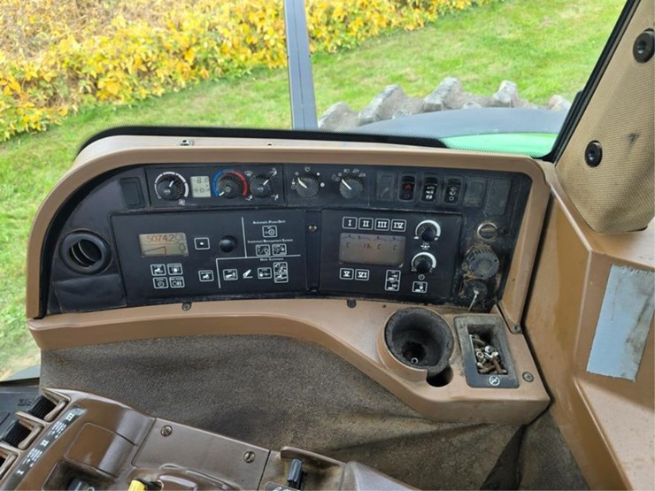 john-deere-8330-image-36