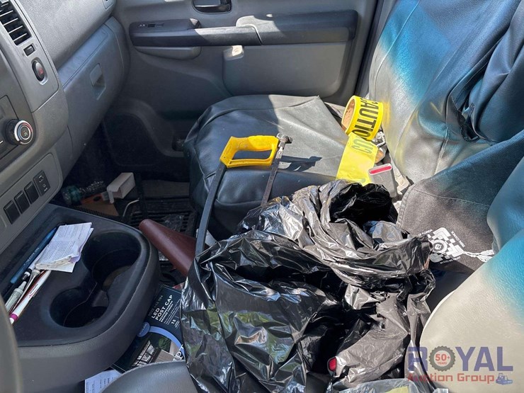 2021-nissan-nv2500hd-image-16