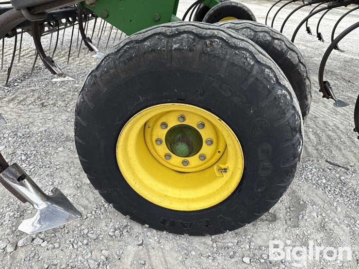 john-deere-2210-image-18