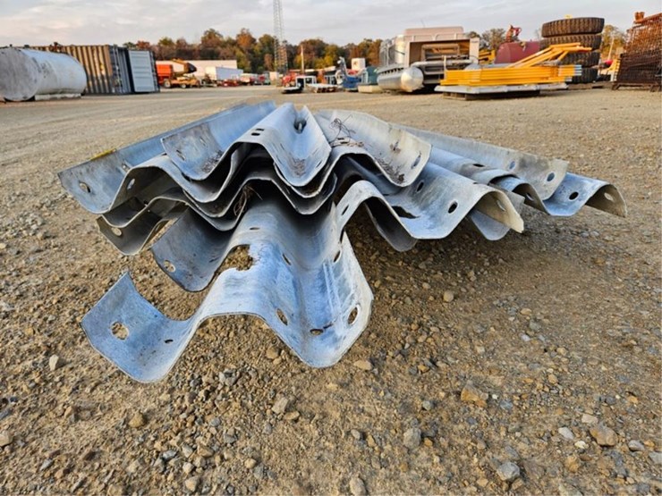 #3136-•-(16)-13'6"-guard-rails-image-11