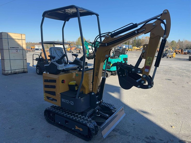 2025-agt-mx12z-mini-excavator-image-3