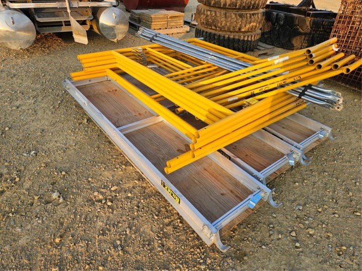 #3141-•-new-scaffold-with-3-walk-planks-image-21