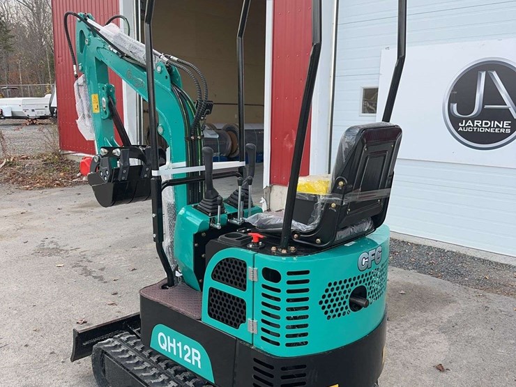 2025-cfg-qh12r-mini-excavator-image-7
