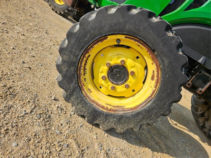 john-deere-3038e-image-28