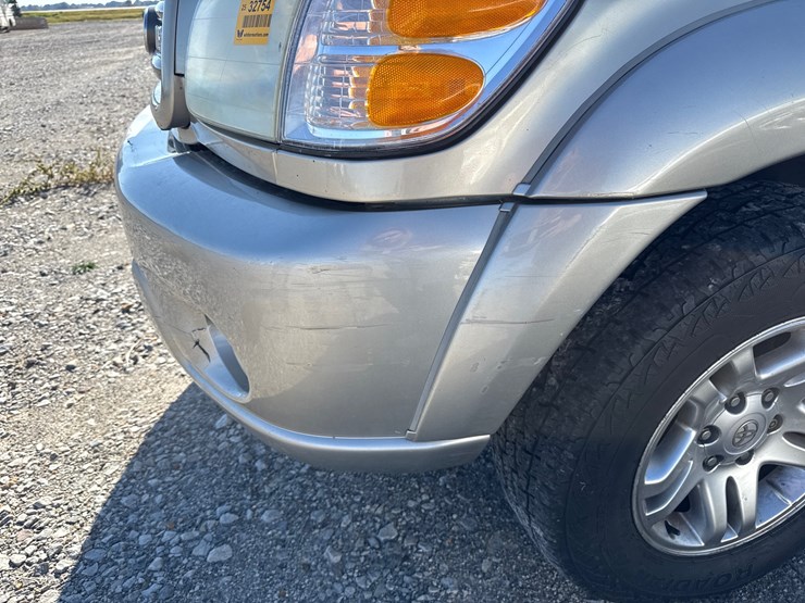 2004-toyota-sequoia-image-9