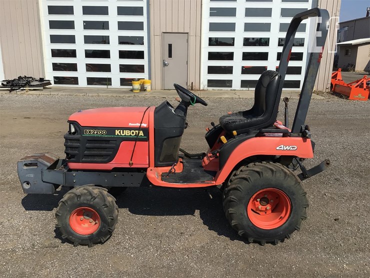 2003-kubota-bx2200-image-4
