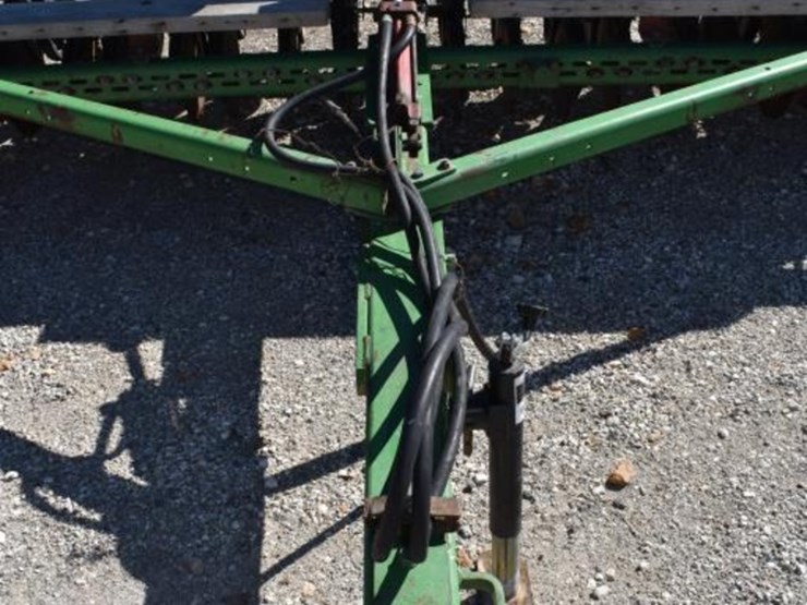 john-deere-450-image-11