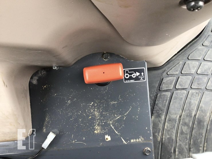 2021-kubota-m7060-image-23