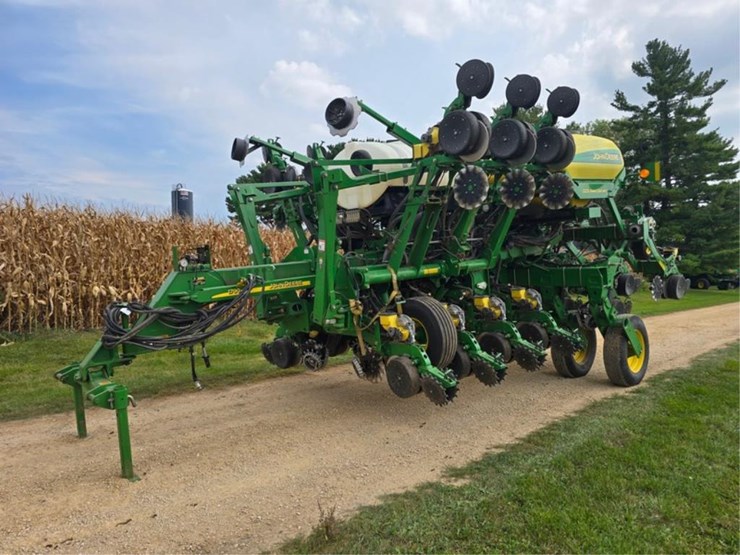 john-deere-1790-image-1