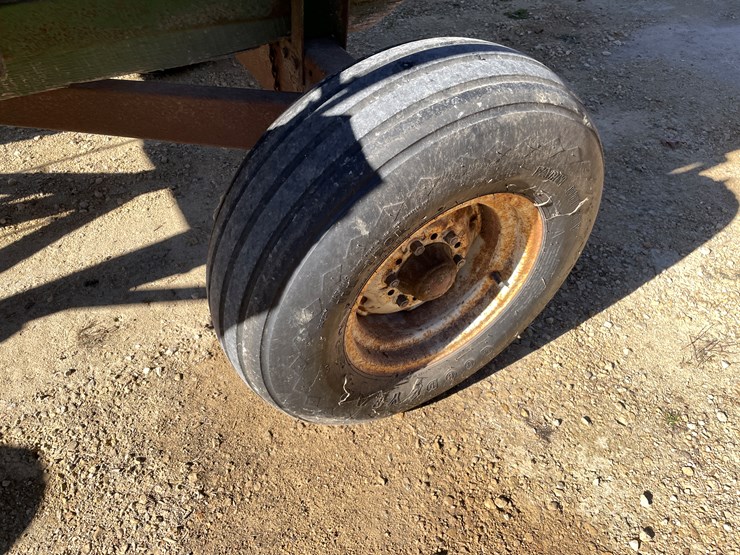 #5929-•-gravity-box-on-running-gear-image-21