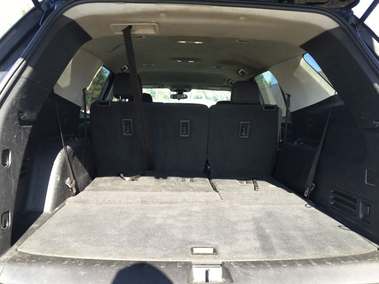 2021-chevrolet-traverse-ls-image-13