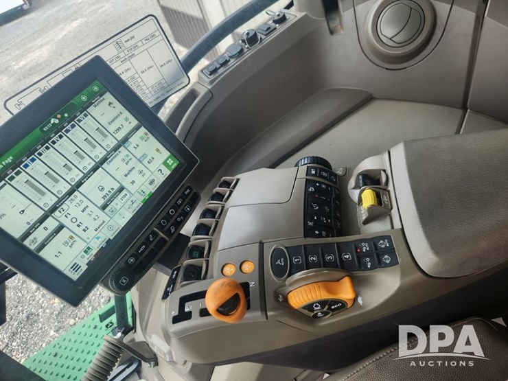 2023-john-deere-8rx-410-image-10