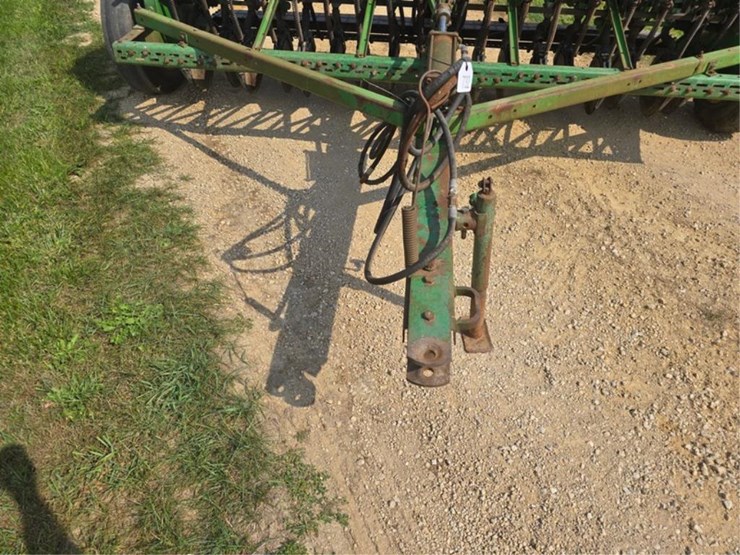 john-deere-8300-image-8