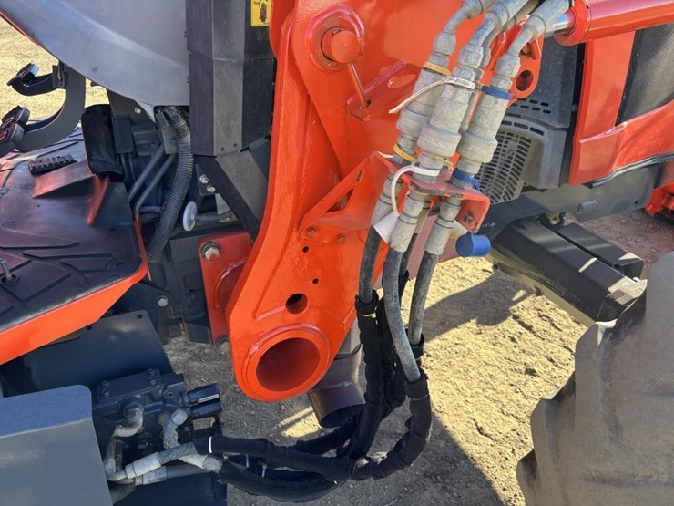 2018-kubota-m5-111d-image-23