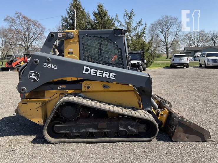 2017-deere-331g-image-6