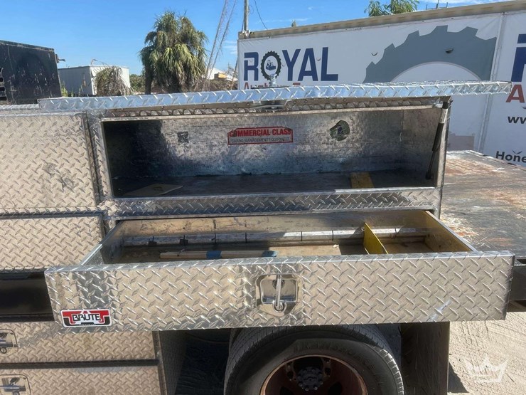 2017-ford-f350-image-17