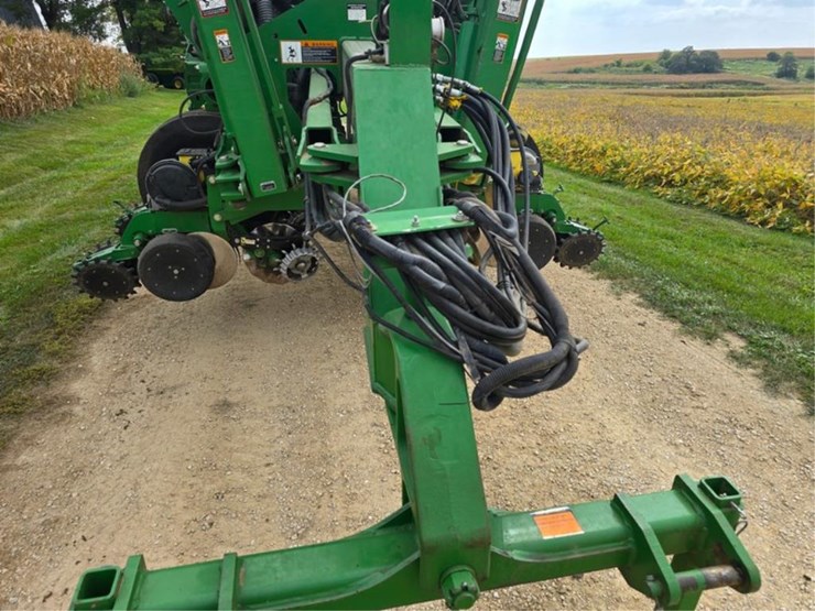 john-deere-1790-image-11