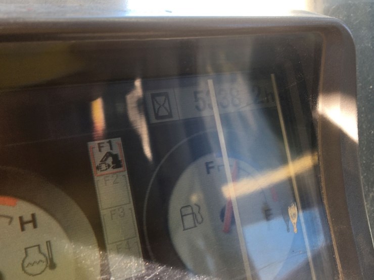 2008-deere-135d-image-5