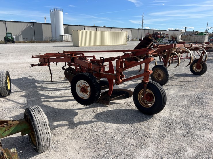 international-720-image-3