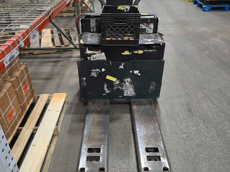 2015-crown-pe4500-60-image-5